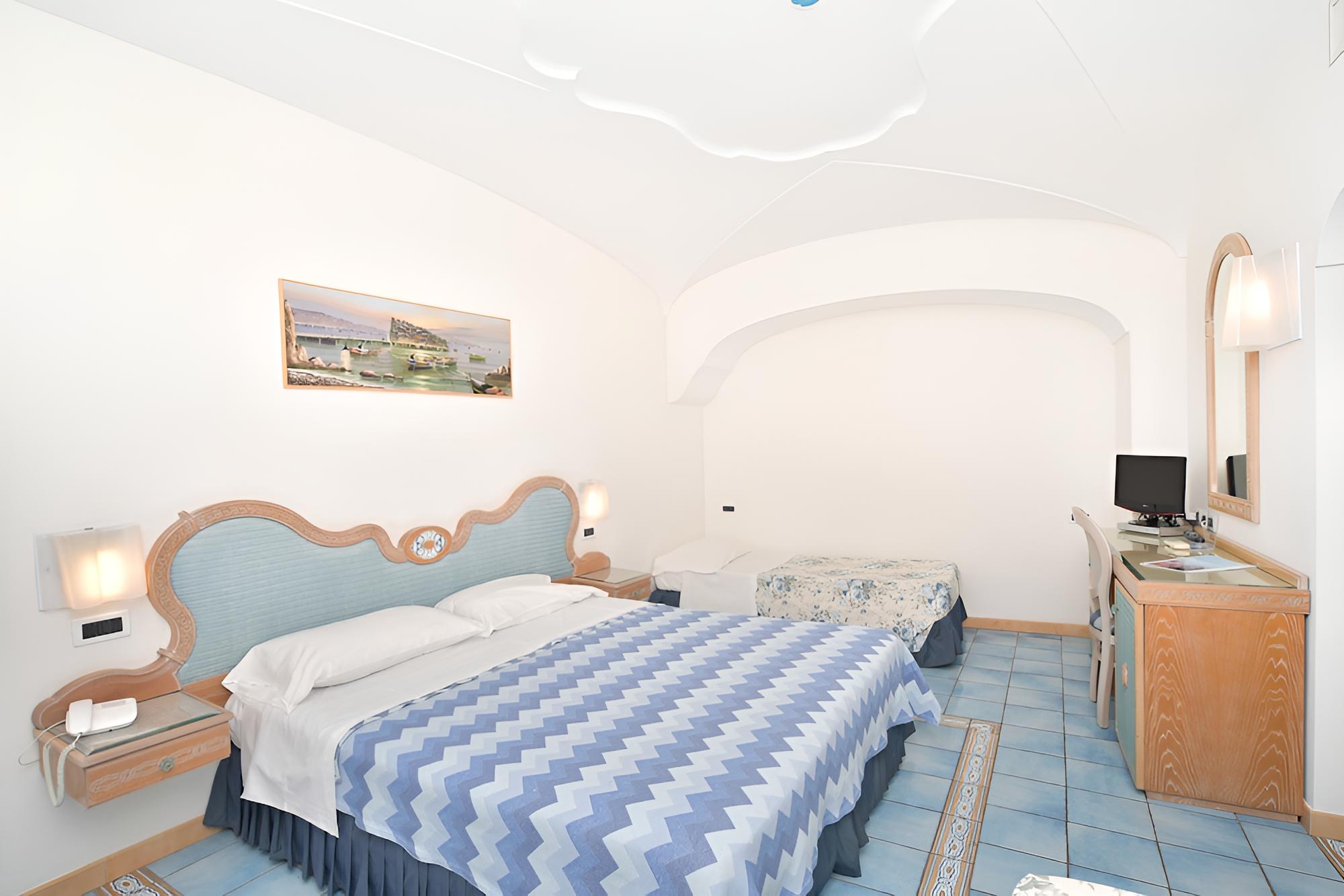 Standard Triple Room photo 3