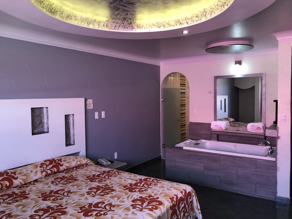 Exclusive Room, Jetted Tub