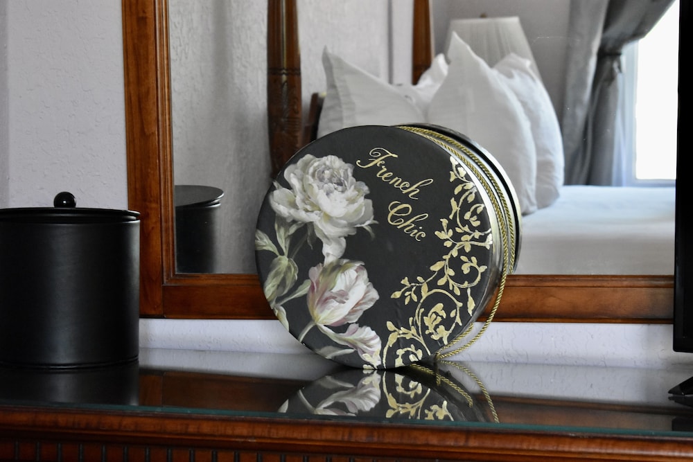 Room 205, Queen Bed, Non Smoking photo 2