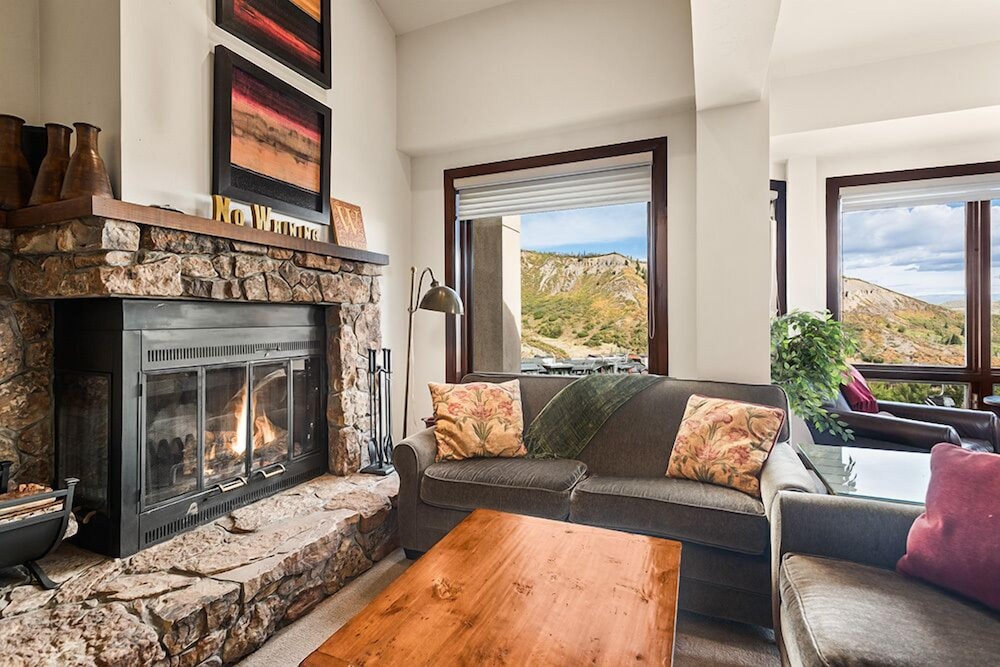 Deluxe Condo, 3 Bedrooms, Fireplace, Mountain View (Chamonix 46) photo 1