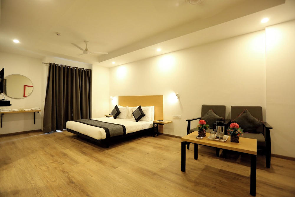 Deluxe Room - Photo 2