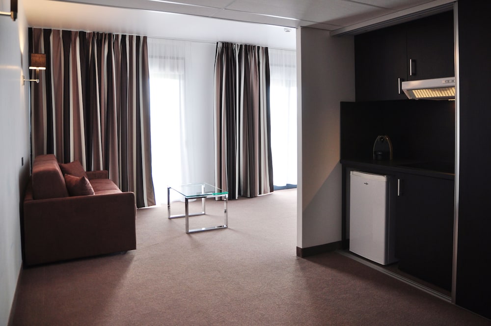 Deluxe Suite photo 3