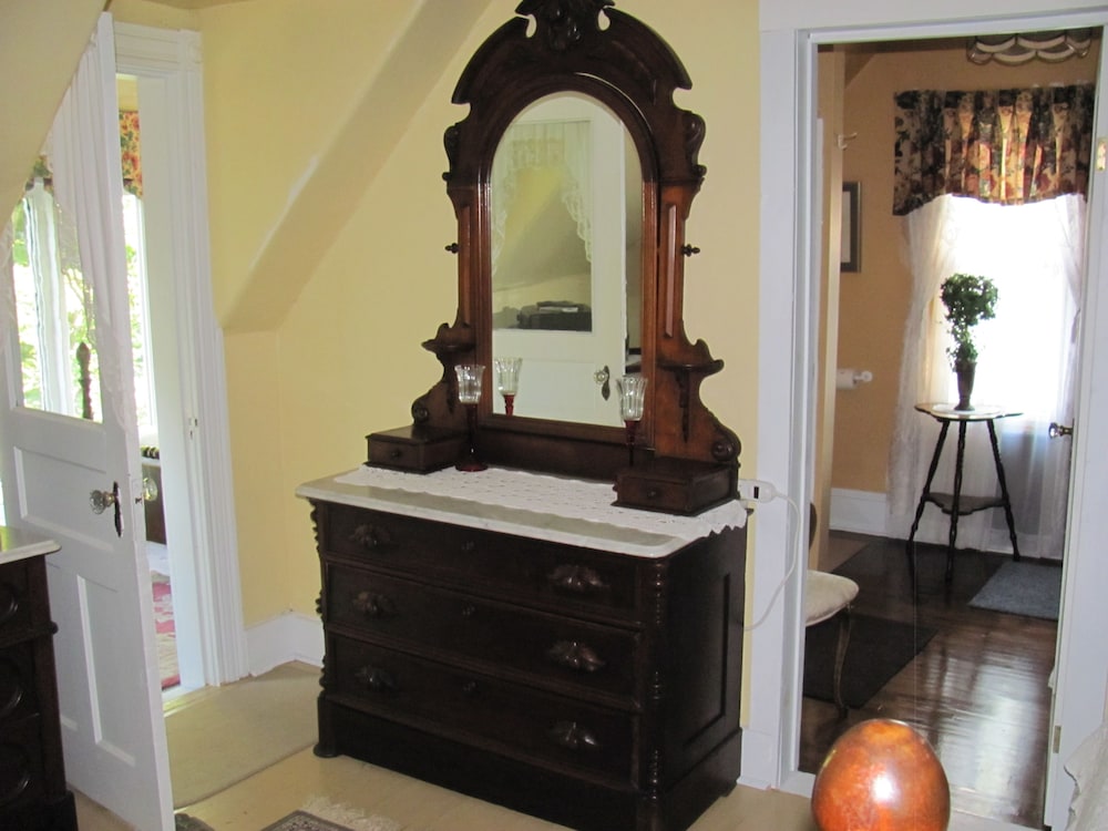 Spacious Room with Private Deck photo 2