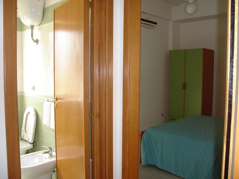Family Room, 2 Bedrooms photo 2