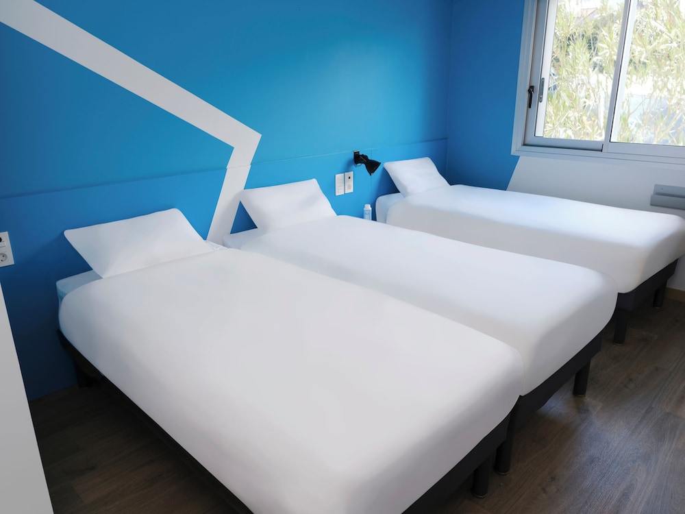 Triple Room, Multiple Beds