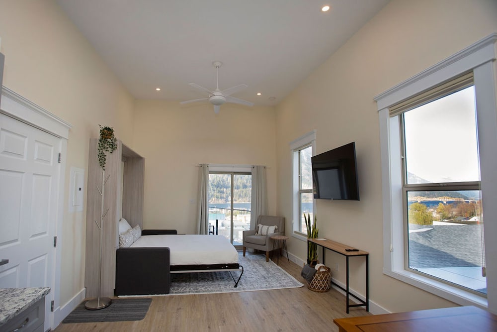 Luxury Suite, 1 Bedroom, Terrace, Lake View photo 2
