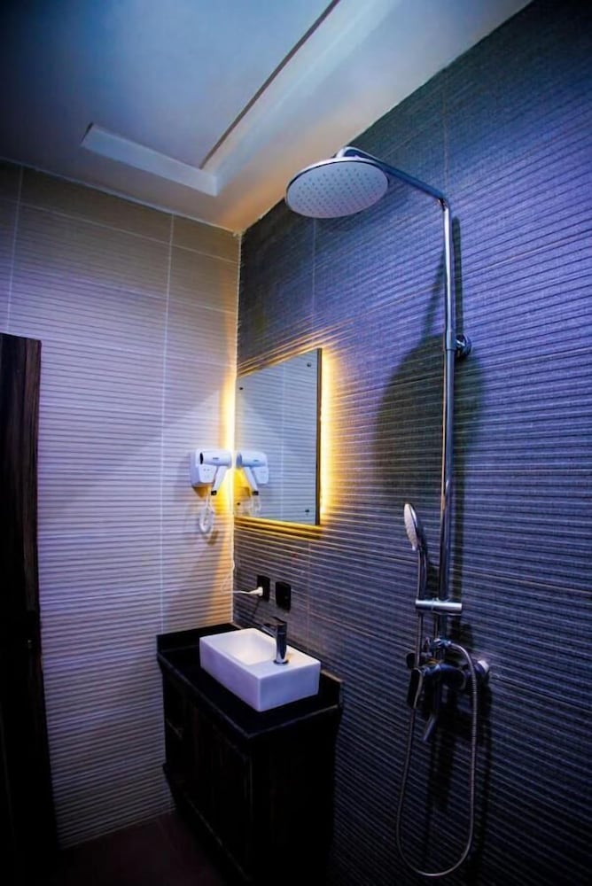 Deluxe Room, Balcony, City View photo 3