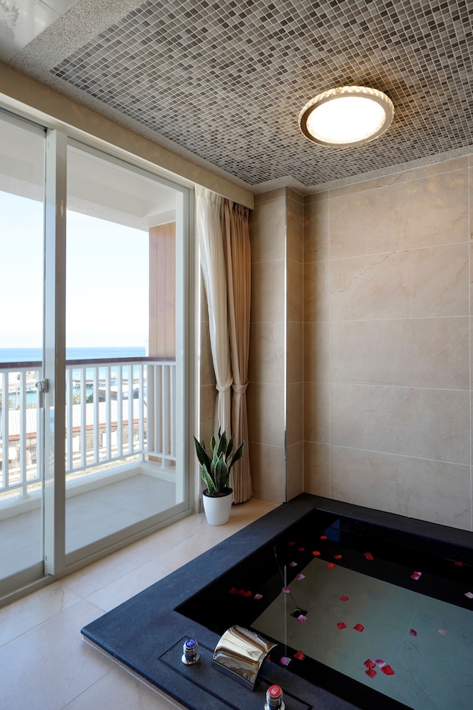 Elite Double Room, Ocean View photo 3