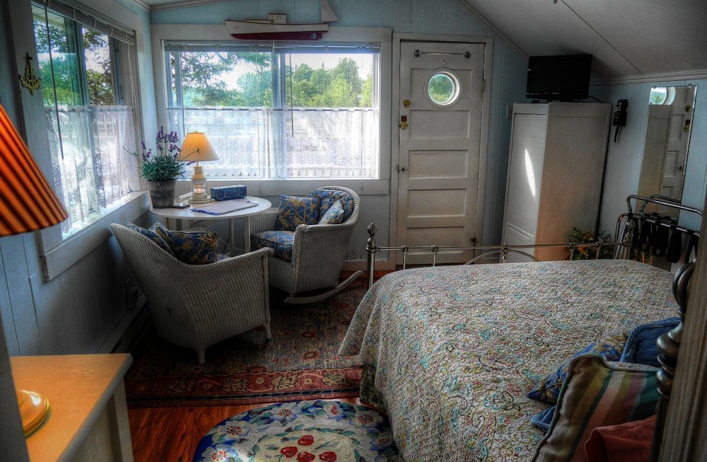 Cottage (Deck House) photo 3