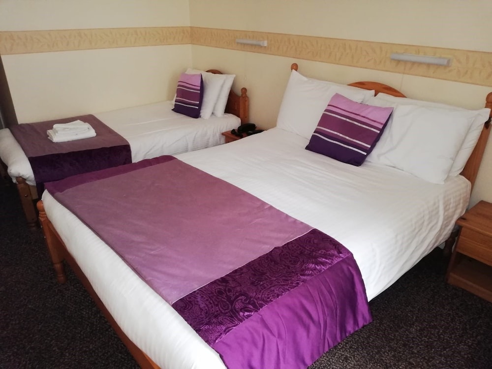 Triple Room (With Private Bathroom)