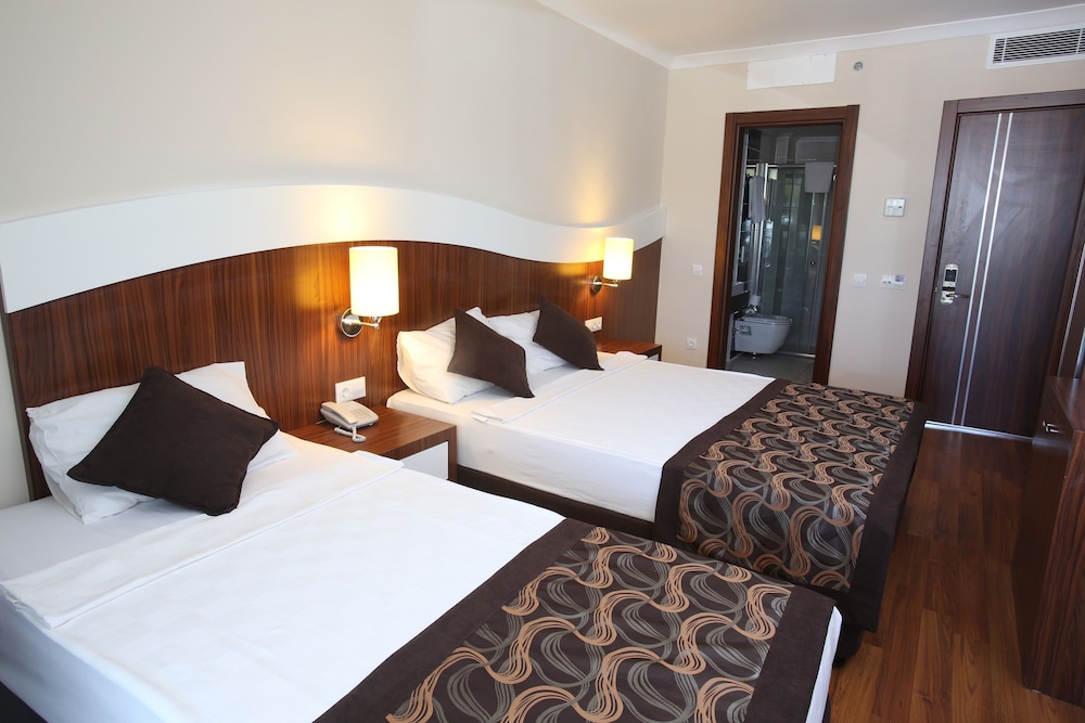 Standard Room photo 2