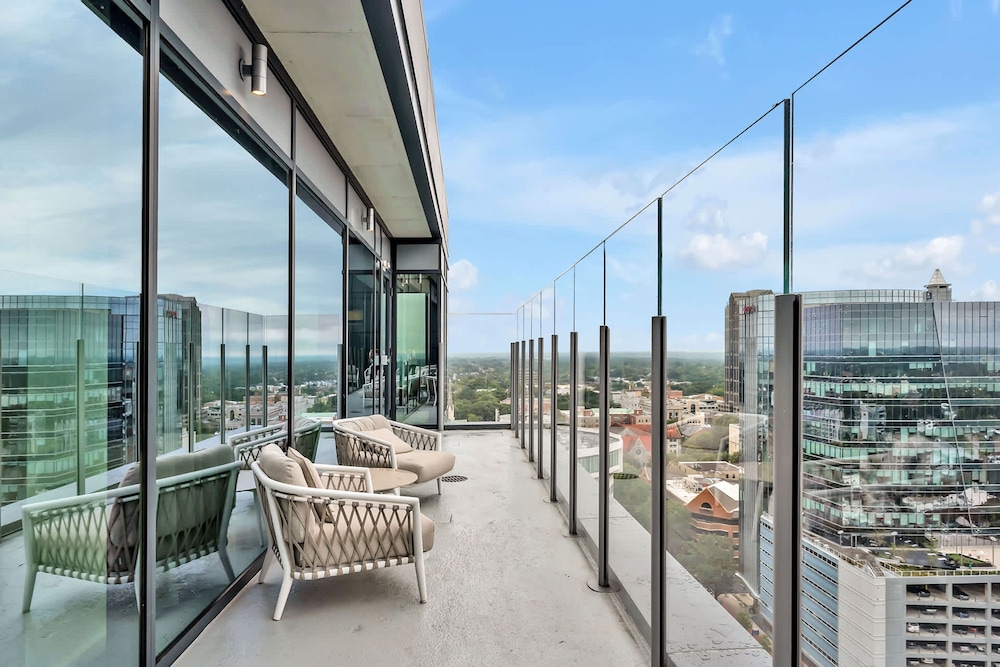 High-Rise Apt Raleigh Free Parking & Sunset View 2, Bilde 10