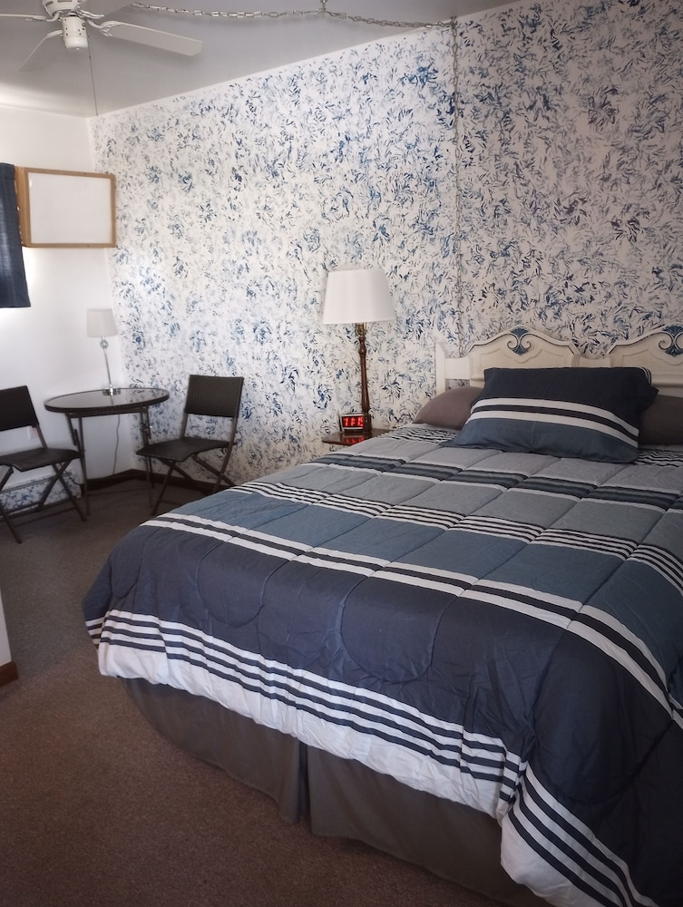 Standard Room, 2 Queen Beds photo 1