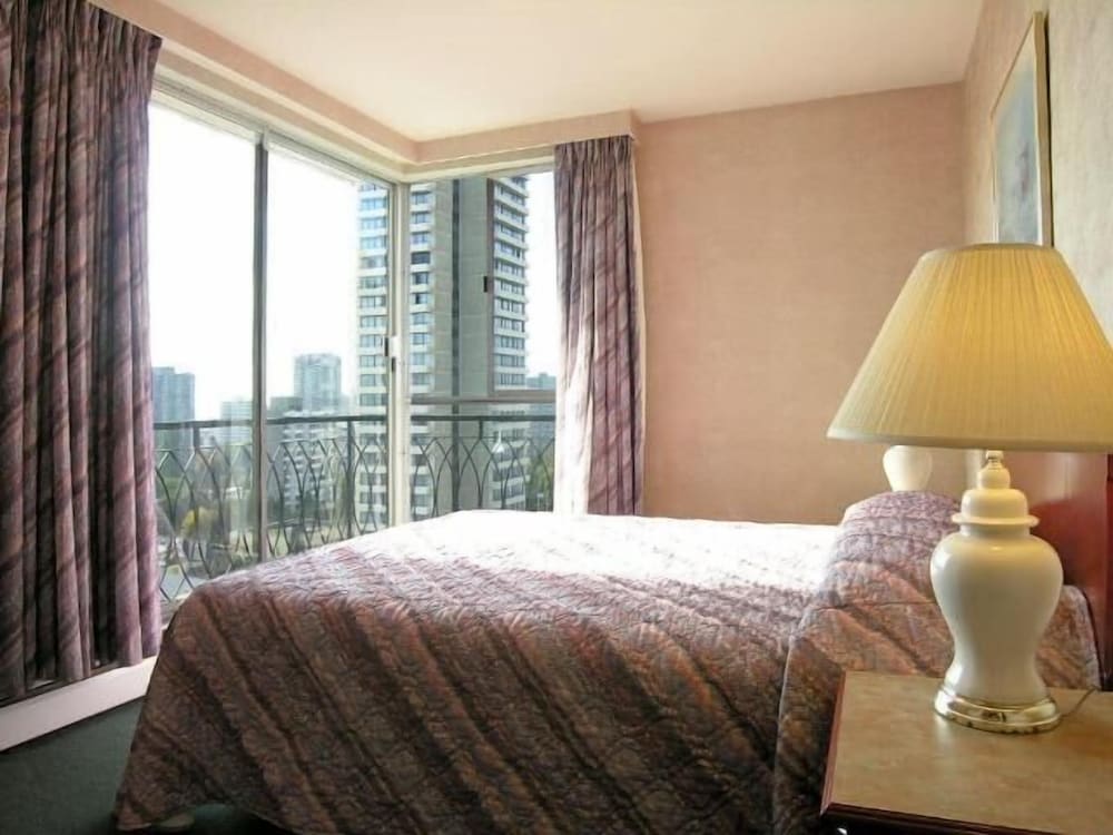 One Bedroom Apartment With Small Balcony photo 1