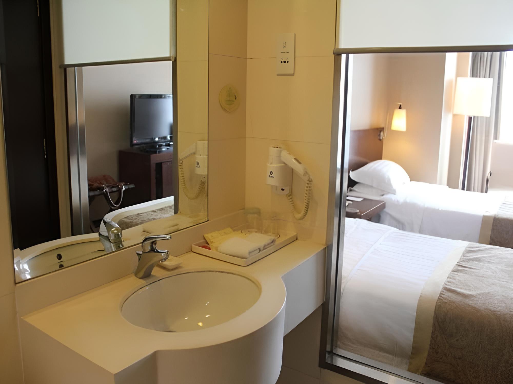 city view double or twin room - Photo 5