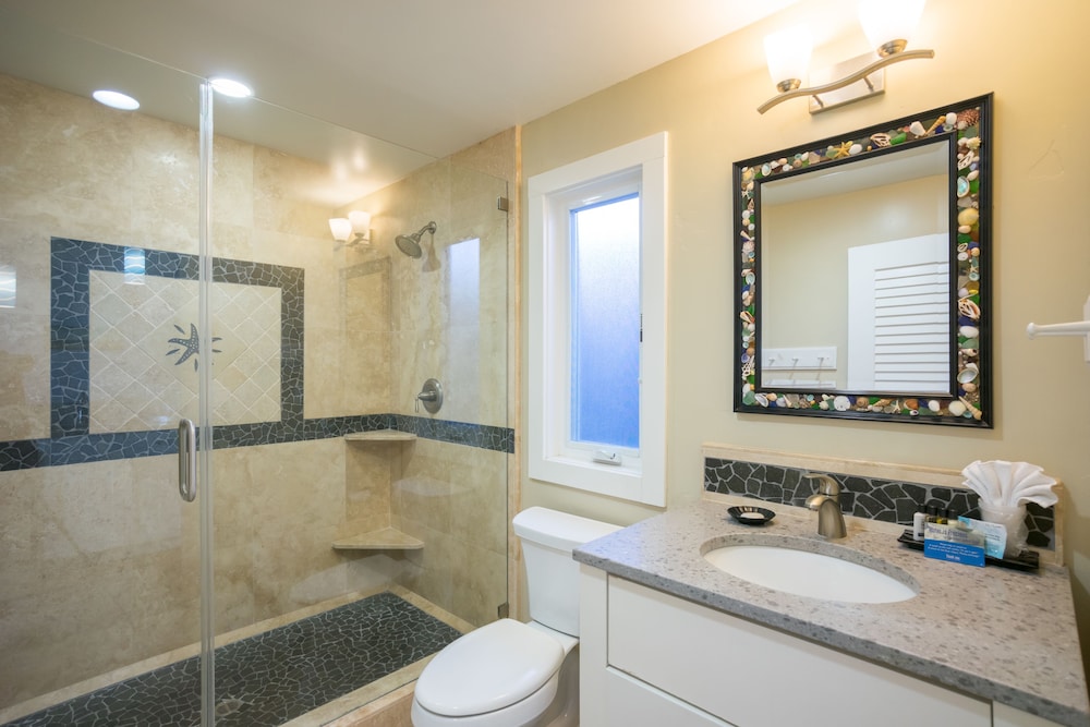 2 Queen Beds, Ocean View with Balcony & Kitchen - Photo 5