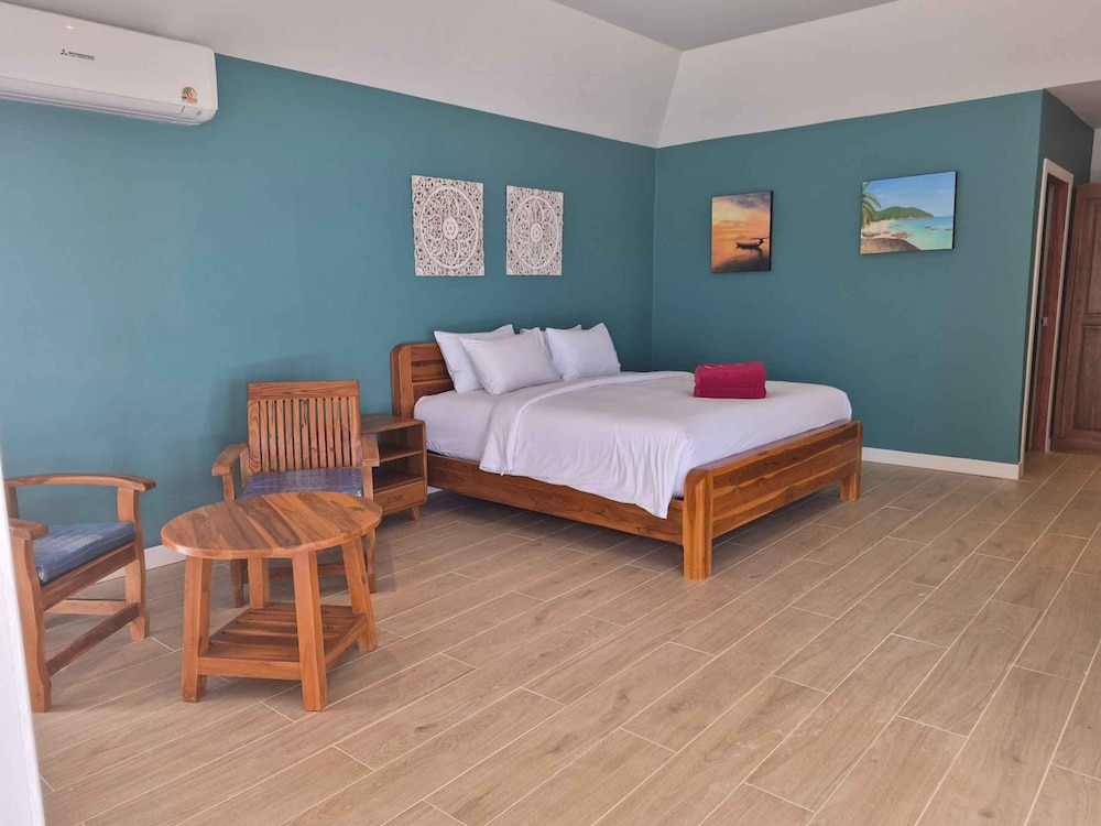 Beachfront Suite - Photo 4