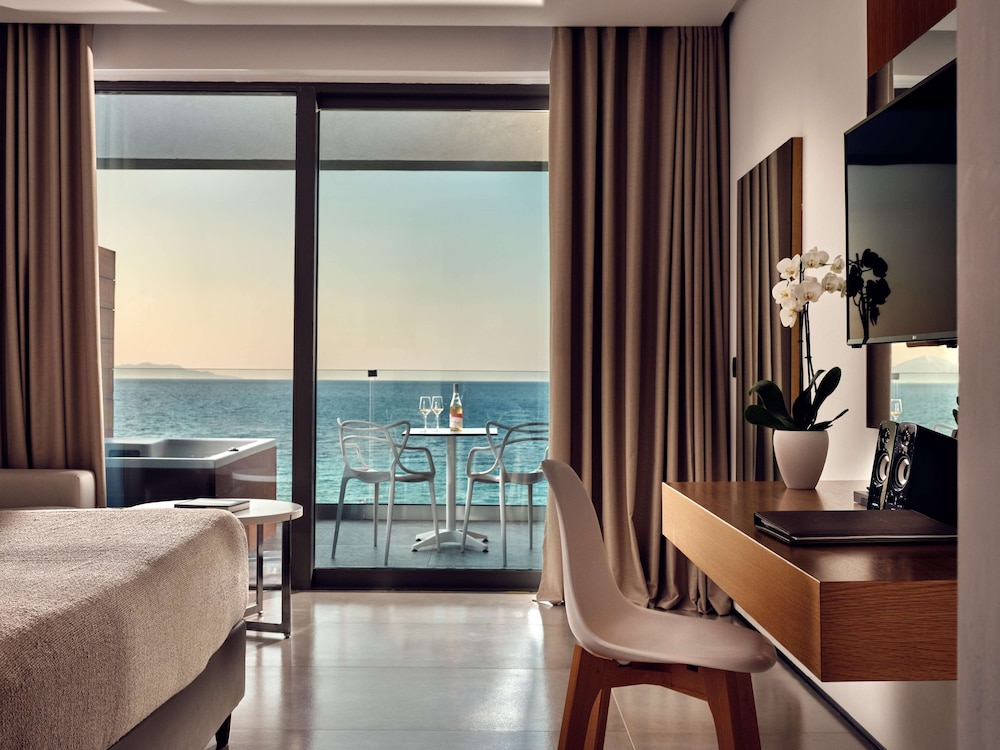Suite, Jetted Tub, Sea View photo 2