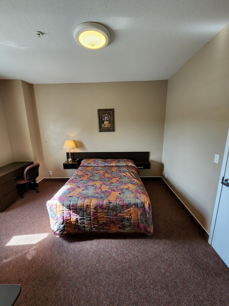 Single Room, 1 Queen Bed photo 3