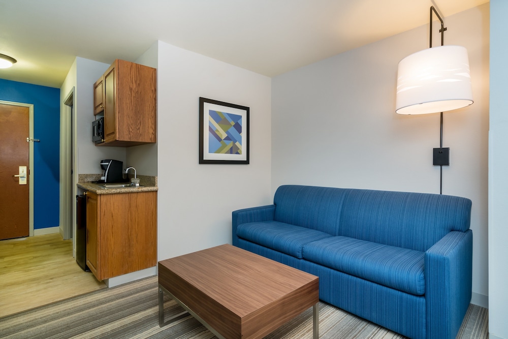 Suite, Multiple Beds - Photo 1