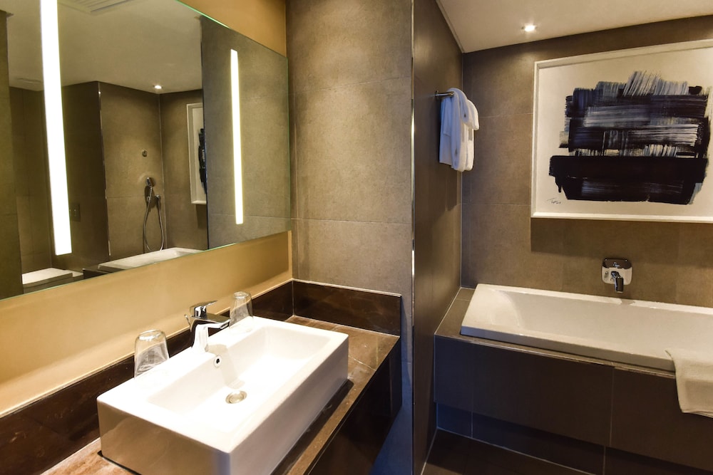 Executive Suite photo 2