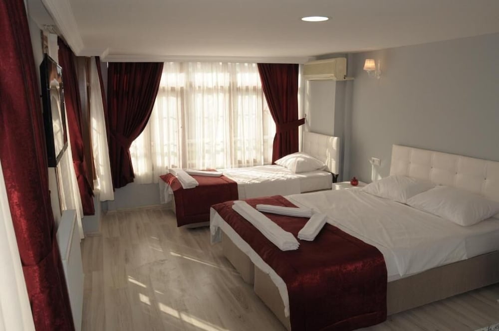Family Quadruple Room photo 3