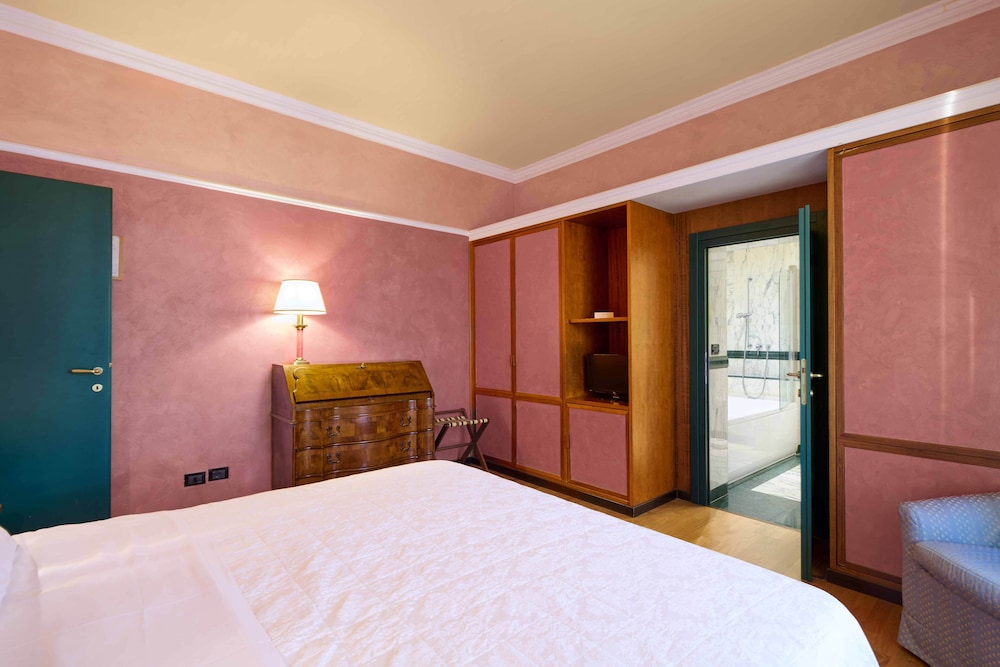 Suite - Photo 2