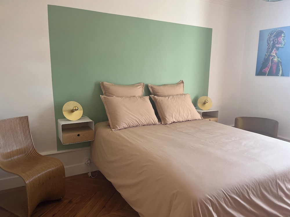 Suite, Garden View
