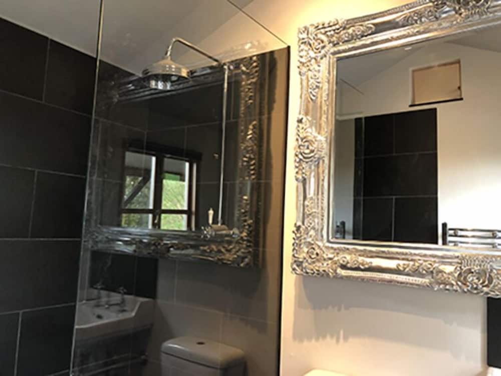 Deluxe Apartment, Private Bathroom, Mountain View photo 3