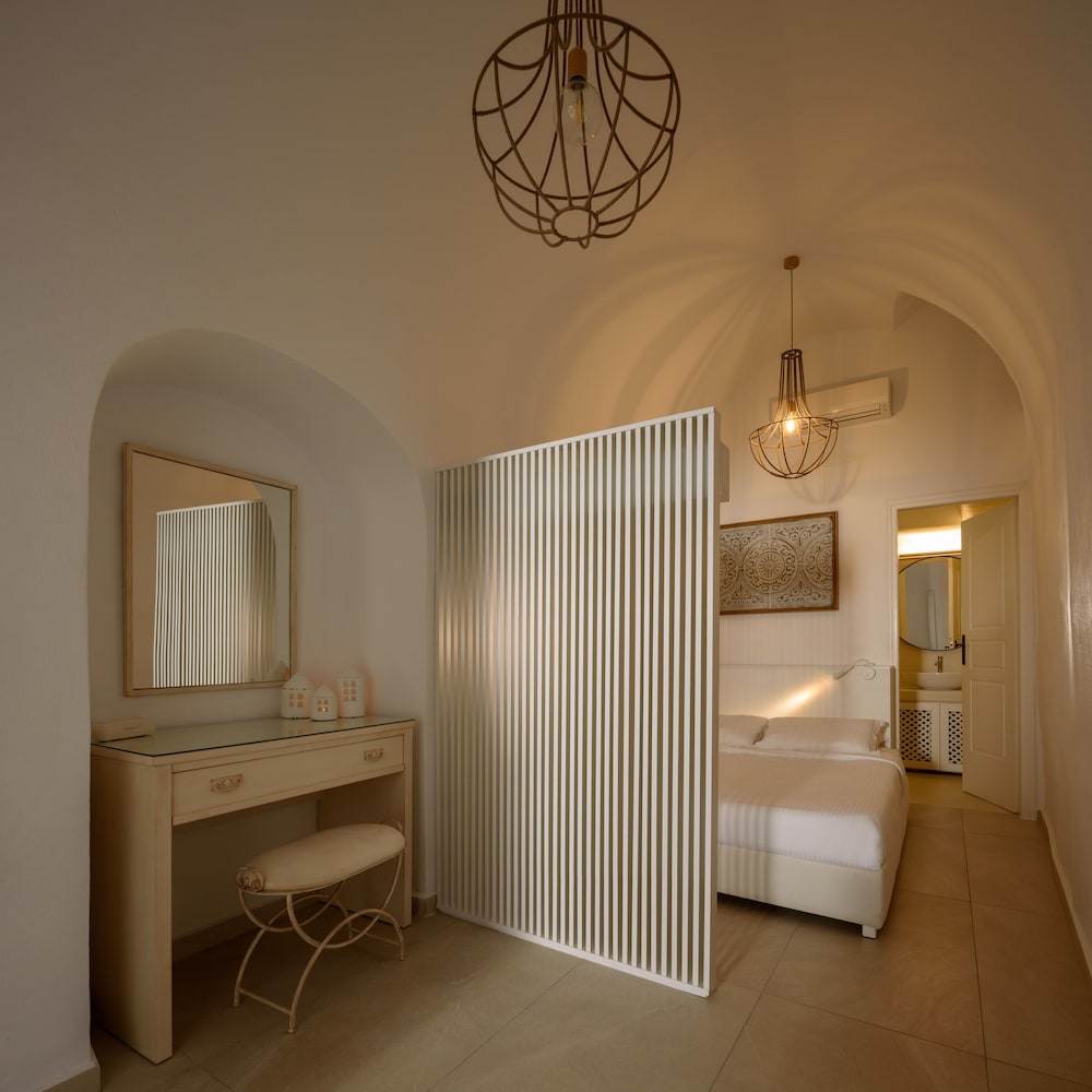 Apartment, 1 Bedroom (Cave, Outdoor Hot Tub)