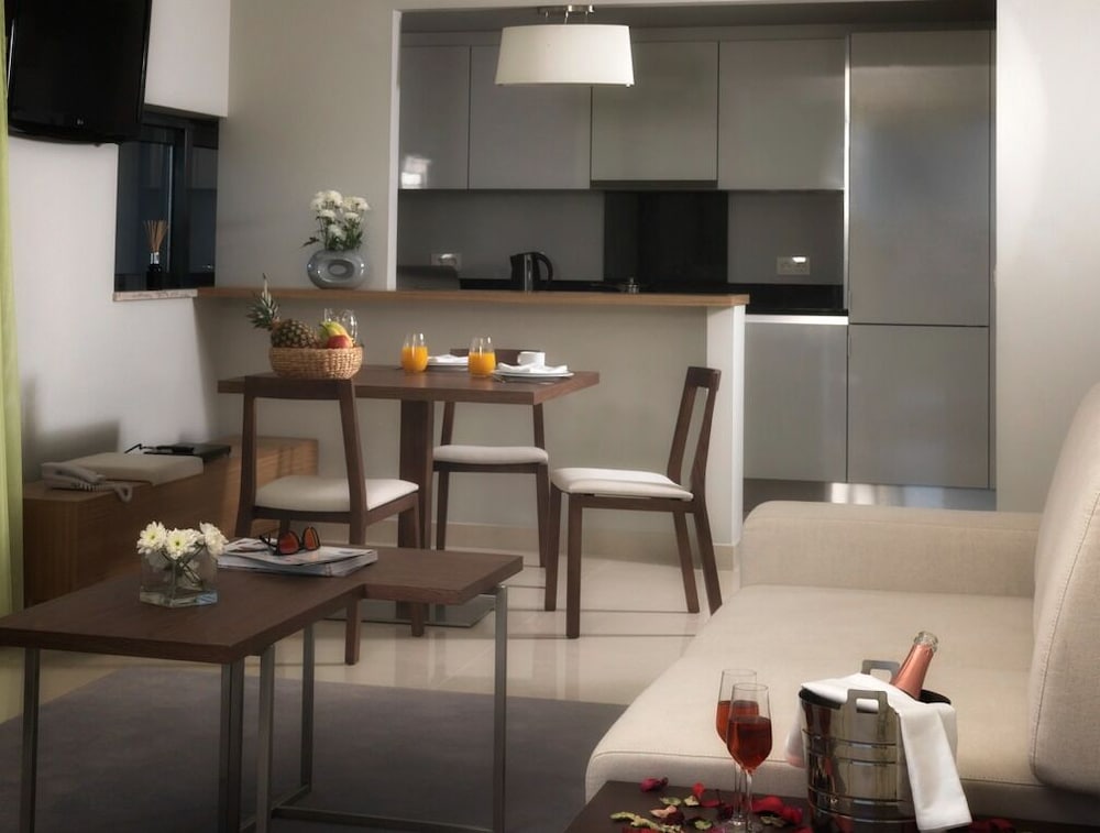 Suite (Riverside) (2+2) - Photo 1