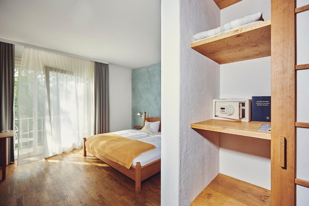Signature Double Room, Non Smoking, Garden Area photo 3