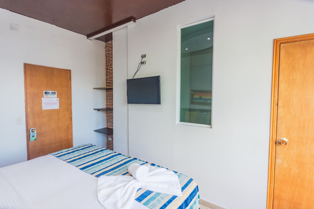 Deluxe Room - Photo 3