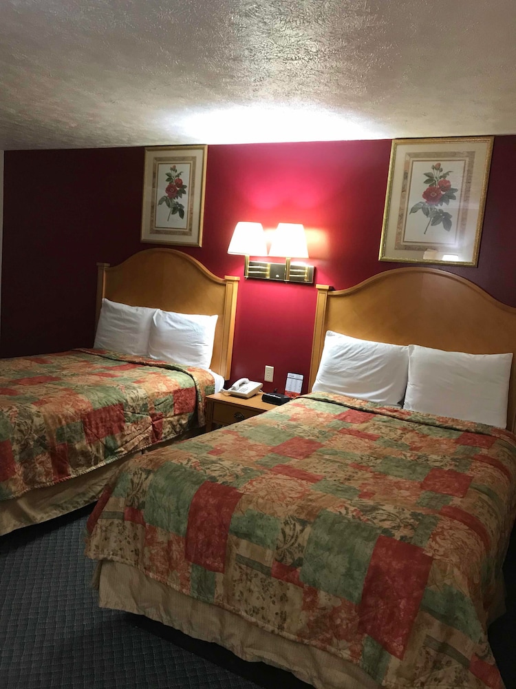 Standard Room, 2 Double Beds - Photo 2