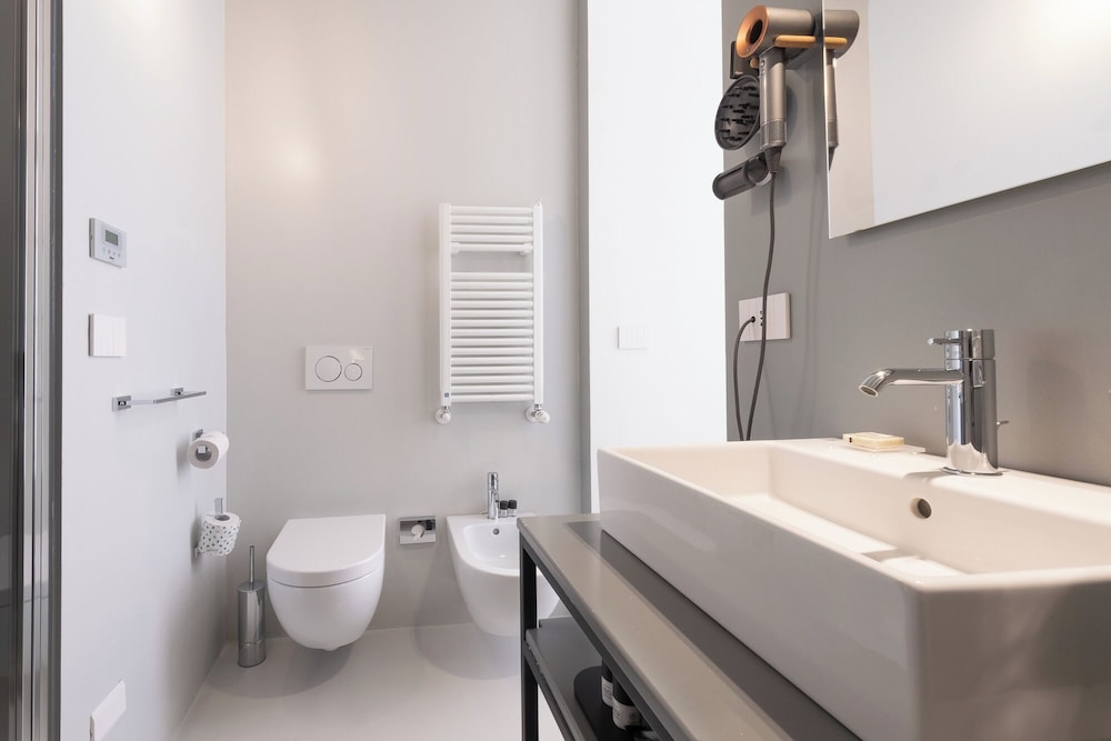 Deluxe Suite - Photo 16