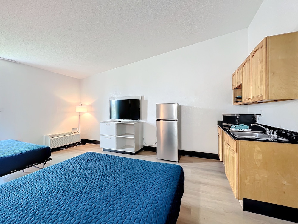 Premium Studio, 2 Double Beds, Non Smoking photo 3