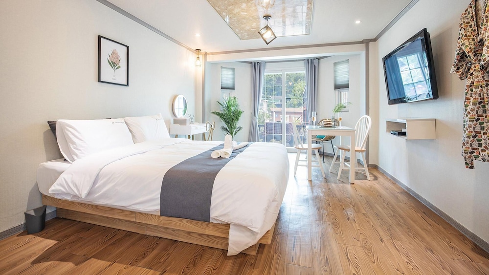 Basic Room, 1 Bedroom (101(with Pet,1st floor))