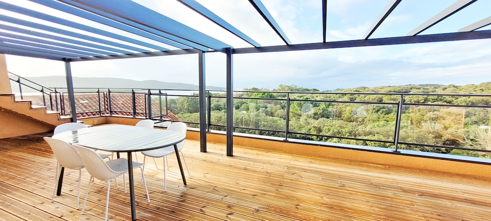 Apartment, 3 Bedrooms, Terrace, Sea View