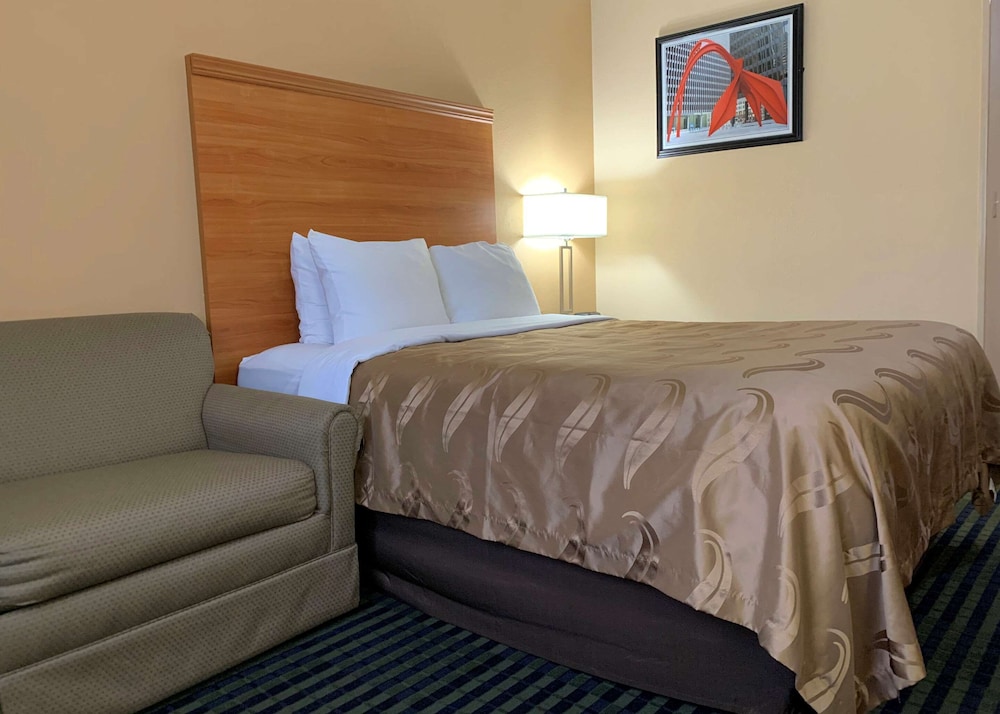 Room, 1 Queen Bed, Accessible, Non Smoking (Roll-In Shower) - Photo 5