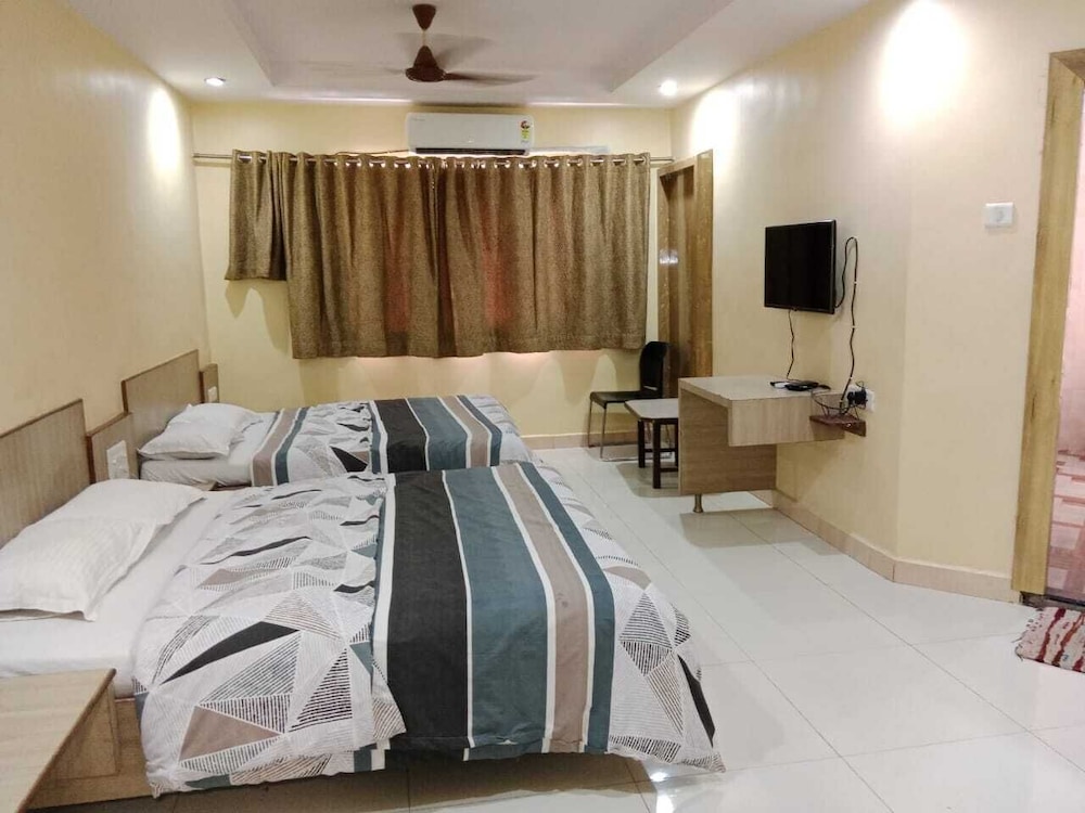 Basic Suite, 2 Double Beds photo 1