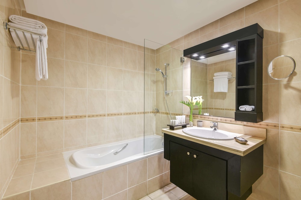 Suite (Deluxe Four Bedroom) - Photo 1