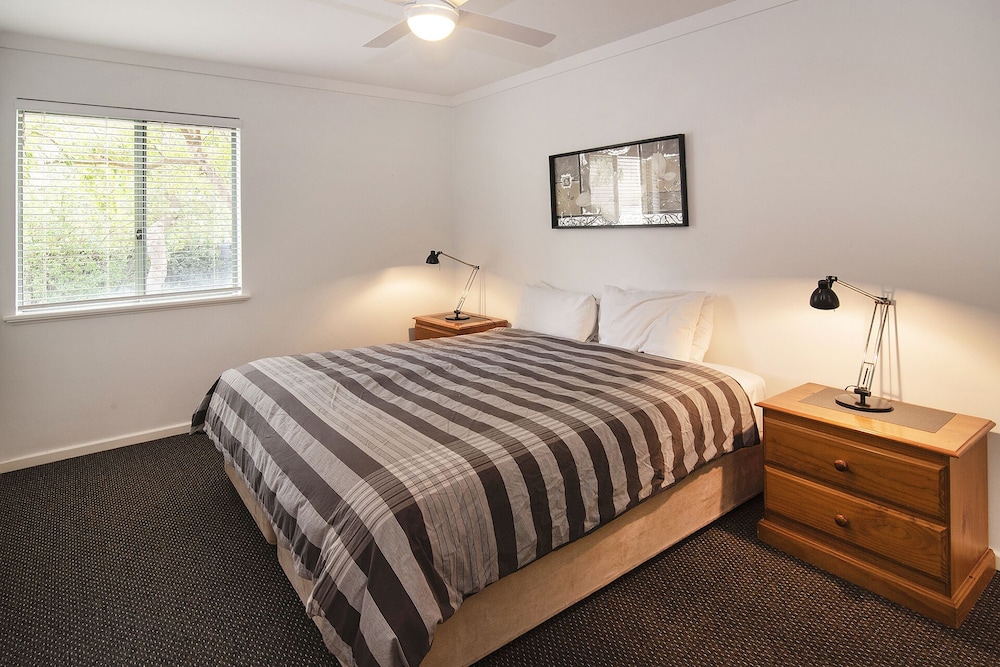 2 Bedroom 2 Bathroom No Stairs photo 1