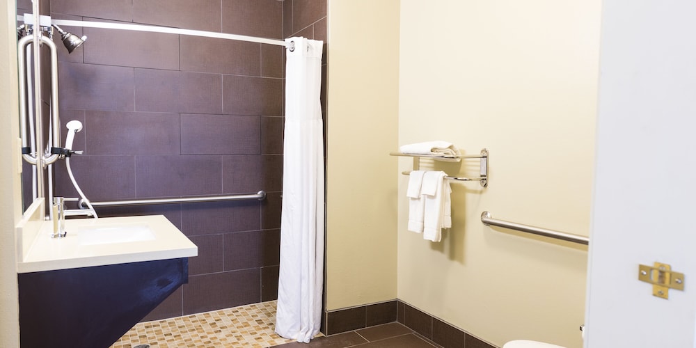Suite, 1 Bedroom, Accessible (1 Queen, Comm, Mobil) - Photo 5