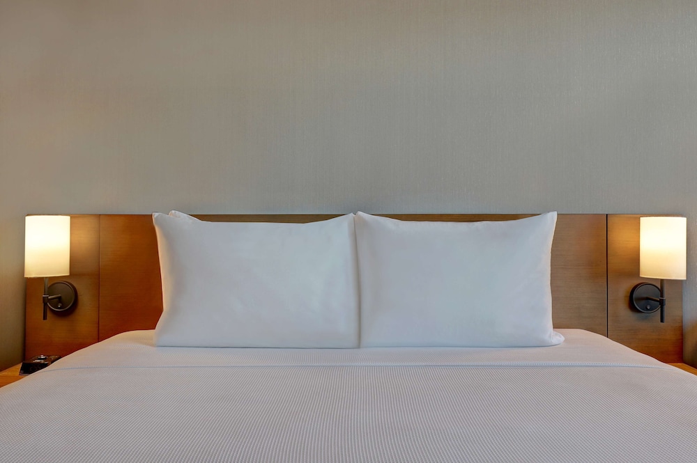 Room, 1 King Bed, Accessible, Kitchenette (Specialty, Shower) - Photo 3