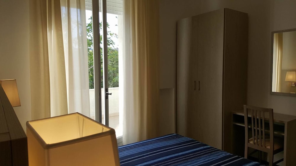 Room, Hill View photo 1
