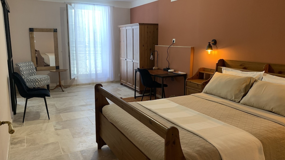 Comfort Double Room, 1 Queen Bed, Pool View photo 2