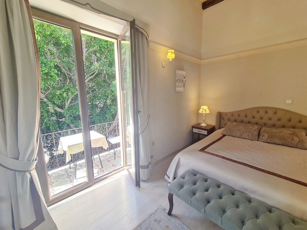 DE LUX 2+1 Room 4 with Balkon photo 1