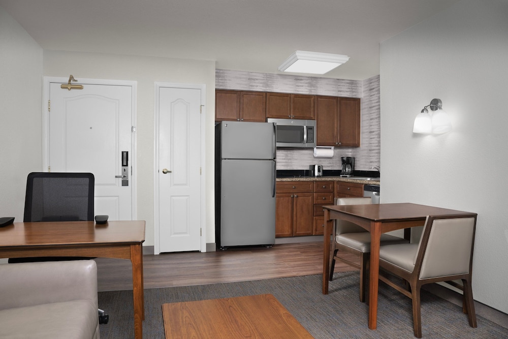 Suite, 1 Bedroom (Mobility/Hearing Accessible, Tub) photo 2