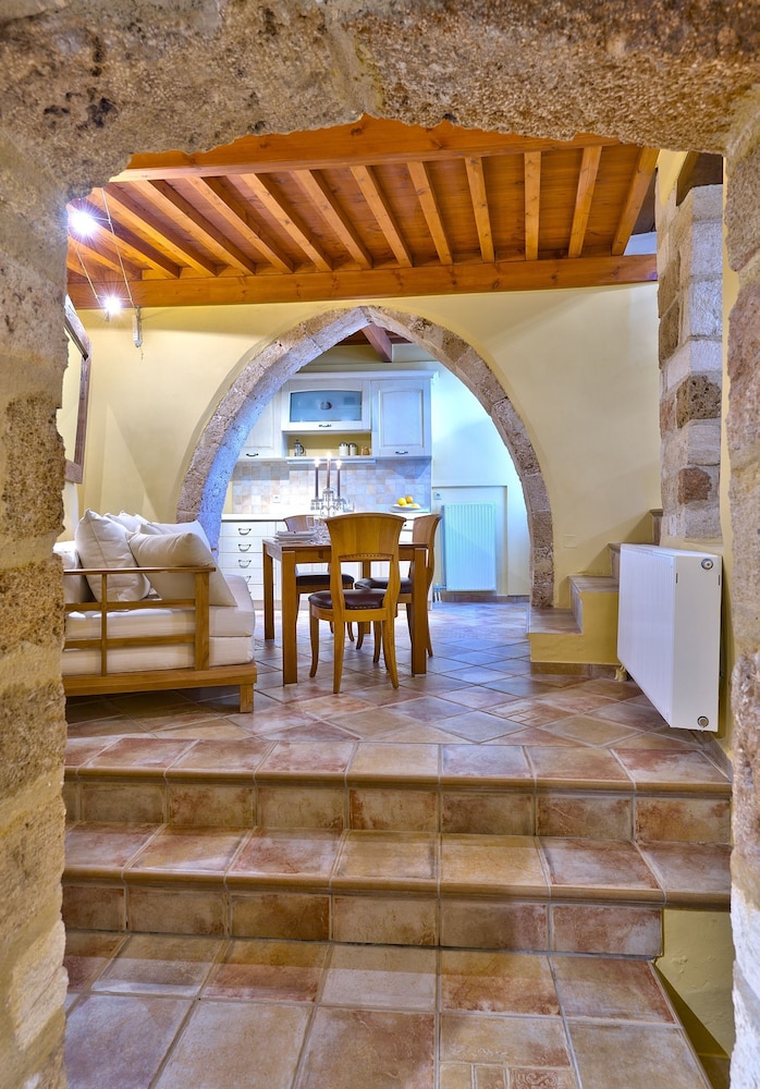 House (Aspasia)