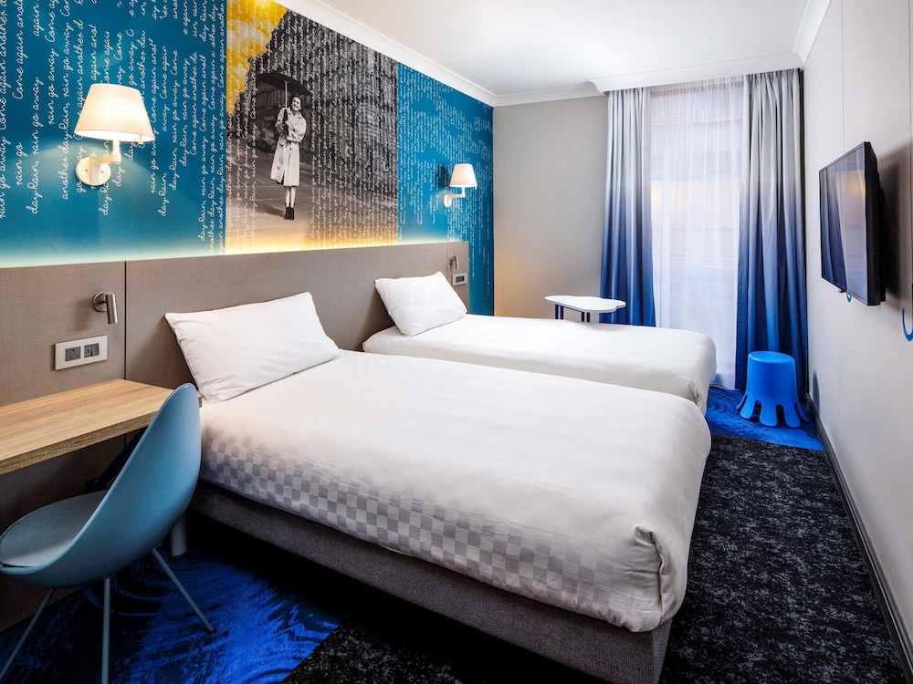 Room, 2 Twin Beds (The Duet)
